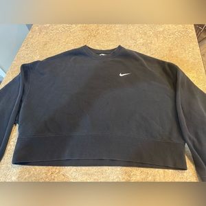 Nike Women’s short sweatshirt size M, black